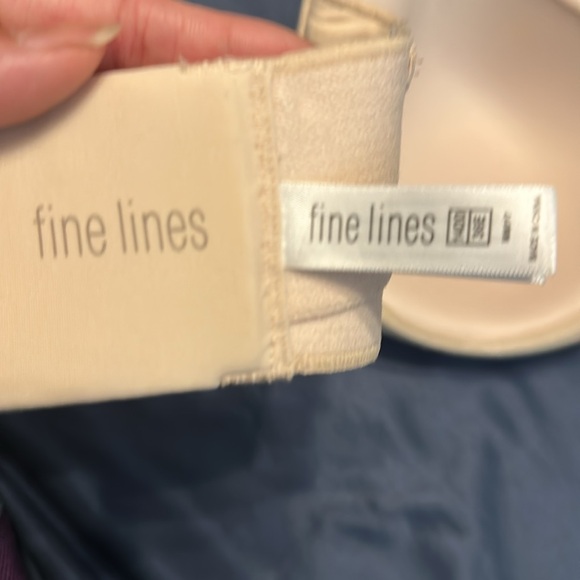 Fine lines strapless bra 36E - Picture 3 of 6